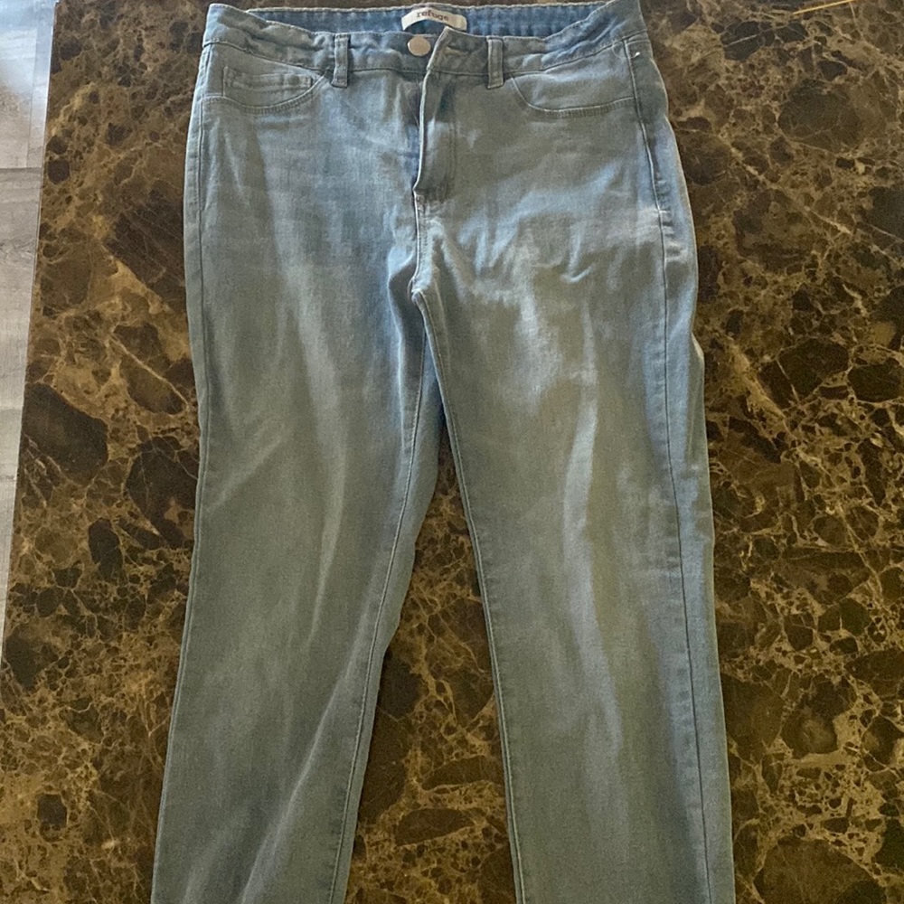 regular jeans in amazing condition never worn but have been washed.